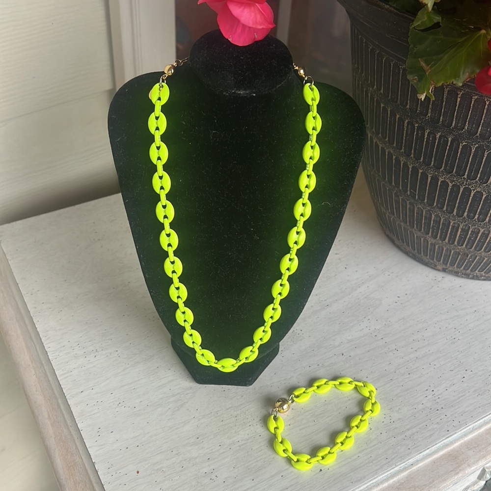 NEON Necklace & Bracelet!